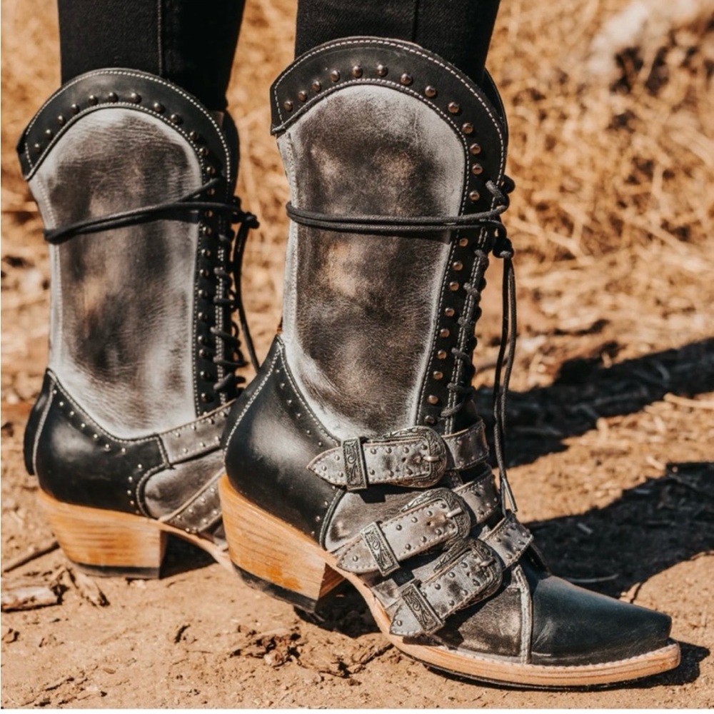 Brand new in box with bags Winnie Freebird boots